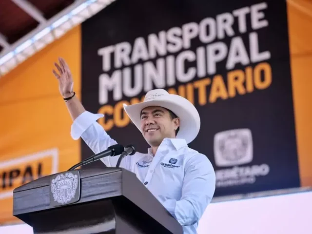 Presenta Felifer Transporte Municipal Comunitario en Santa Rosa Jáuregui