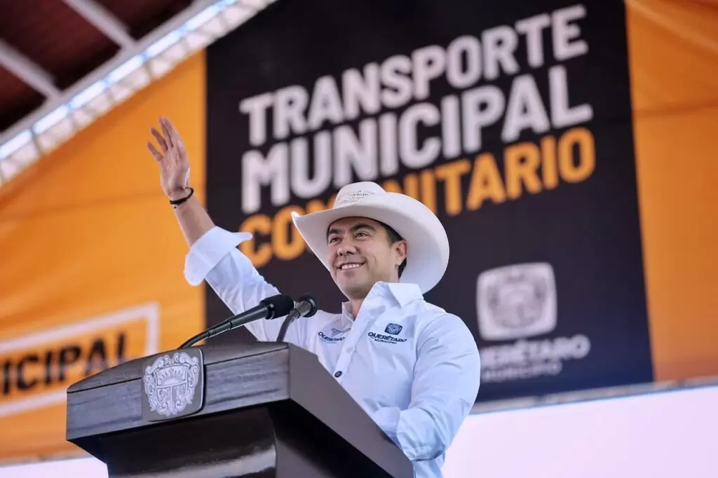 Lee más sobre el artículo Presenta Felifer Transporte Municipal Comunitario en Santa Rosa Jáuregui