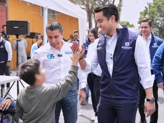 Entrega Felifer Macías obra social por 25 millones de pesos