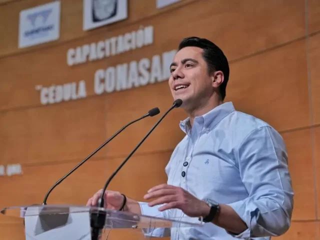 Promueve Felifer Macías certificación de centros para tratar adicciones