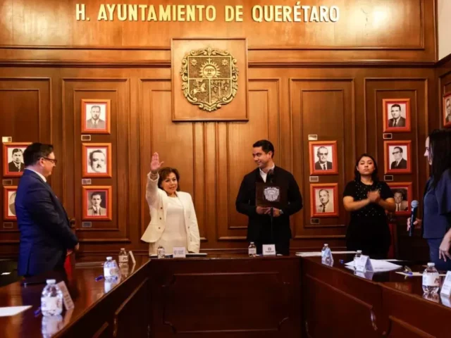 Acude Felifer a toma de protesta de integrantes del Patronato del Sistema Municipal DIF