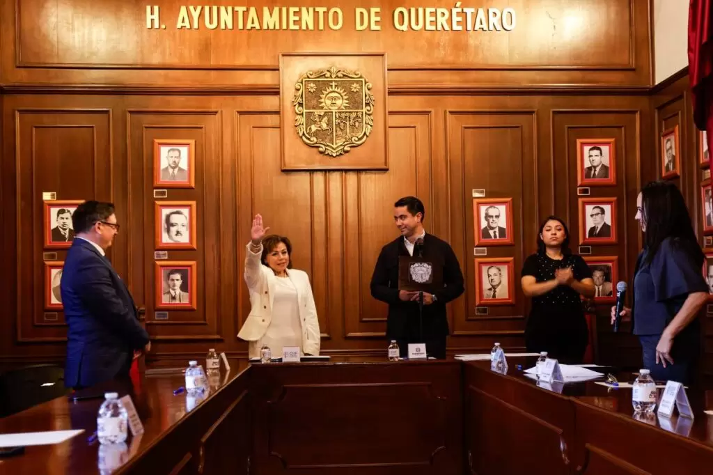 Lee más sobre el artículo Acude Felifer a toma de protesta de integrantes del Patronato del Sistema Municipal DIF