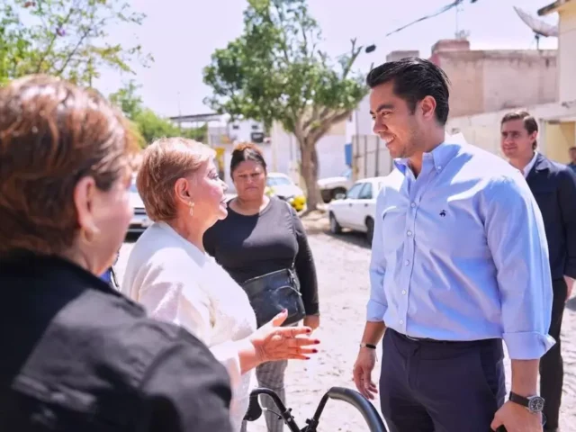 Entrega Felifer Macías trabajos de atención a colonia Cerrito Colorado