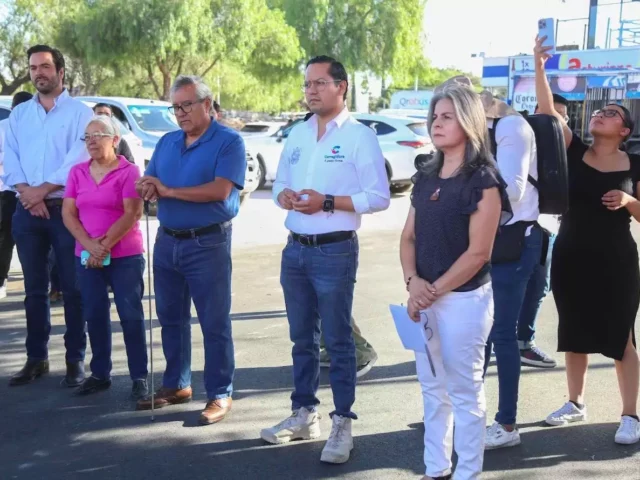Entrega Chepe urbanización de calle Sagrada Familia; beneficia a mil 500 personas