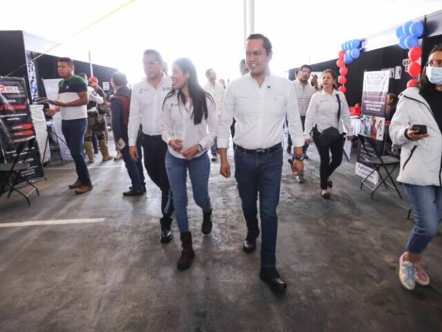 Chepe Guerrero y Liliana San Martín inauguran Expo Empleo Corregidora 2025