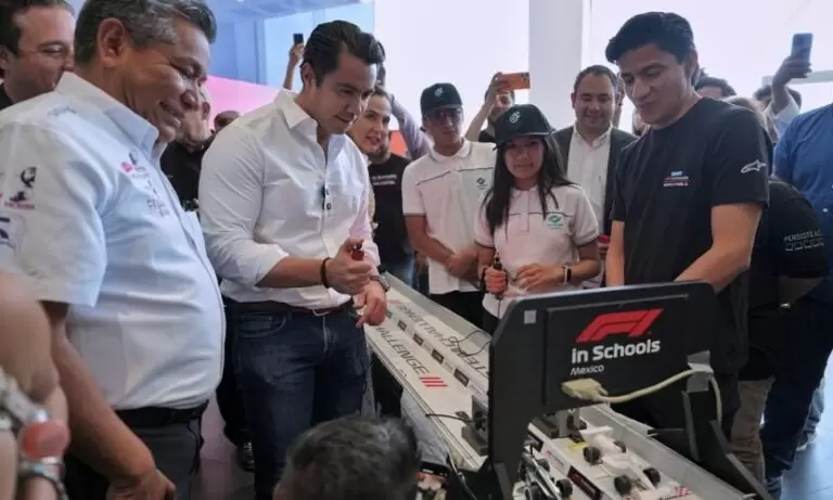 Lee más sobre el artículo Encabeza Felifer Macías inauguración del Desafío Stem F1 In Schools México