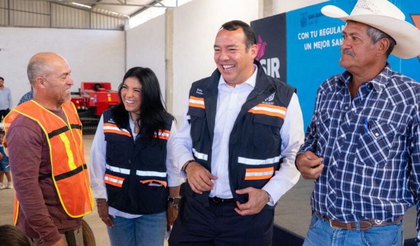 Lee más sobre el artículo Roberto Cabrera encabeza jornada de asesorías del programa “Con tu Regularización, un Mejor San Juan”