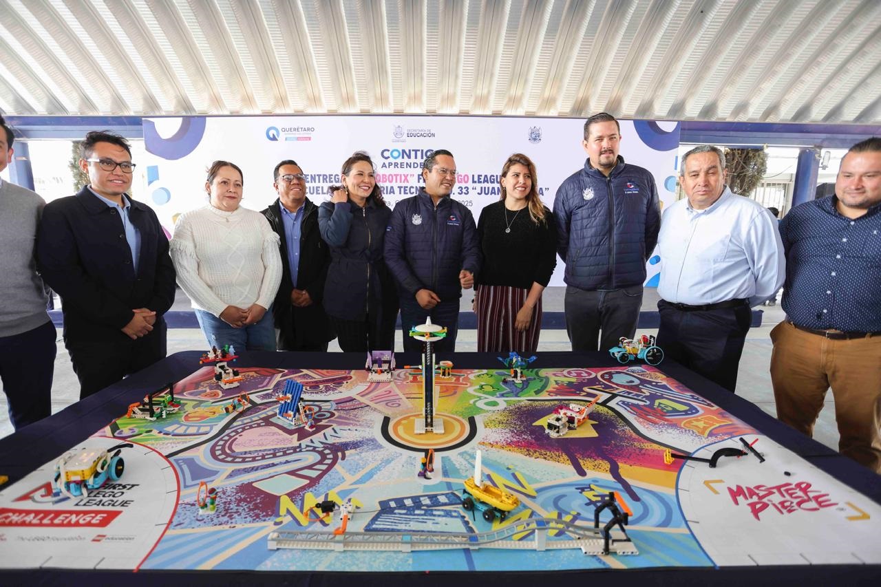 Lee más sobre el artículo Chepe Guerrero entrega el programa “RobotiX” First Lego League a estudiantes de secundaria