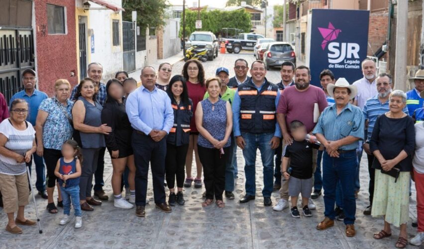 Lee más sobre el artículo Rehabilita Roberto Cabrera calle en Infonavit San Cayetano; inversión de más de 1.7 mdp