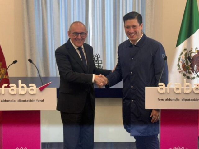 El Marqués y Álava, España, firman acuerdo para ampliar opciones educativas a jóvenes