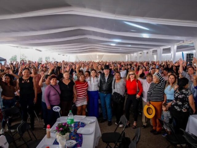 Acudieron 10 mil madres de familia marquesinas a festejos por su día