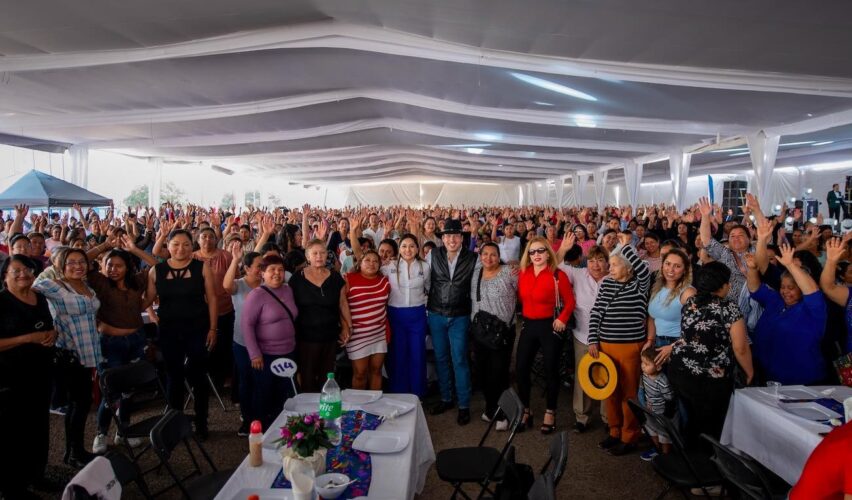 Lee más sobre el artículo Acudieron 10 mil madres de familia marquesinas a festejos por su día