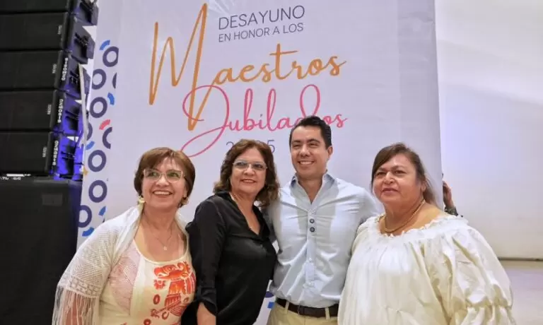 Lee más sobre el artículo Reconoce Felifer Macías a maestros jubilados de Querétaro