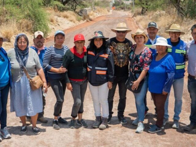 Supervisa Obras Públicas de SJR rehabilitación de camino a Rancho El Colorado