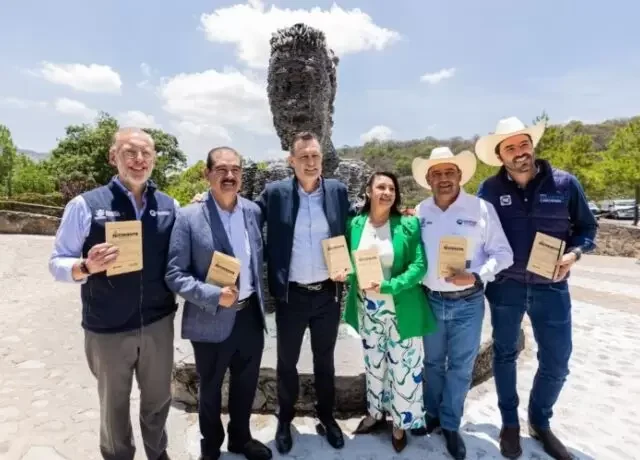 Entrega Kuri certificado de Área Natural Protegida a La Beata, en Amealco