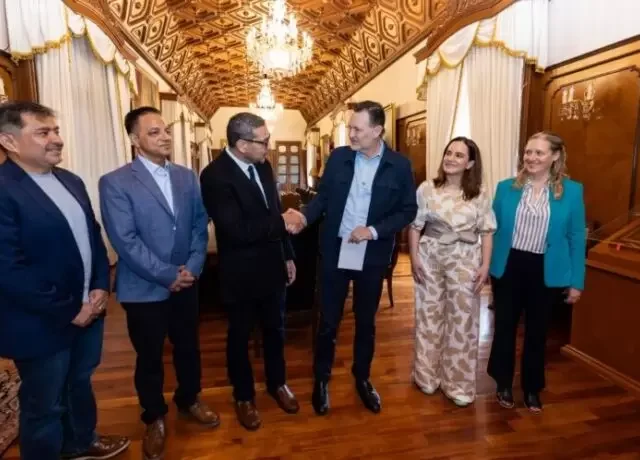 Fortalecen lazos Querétaro y AWS