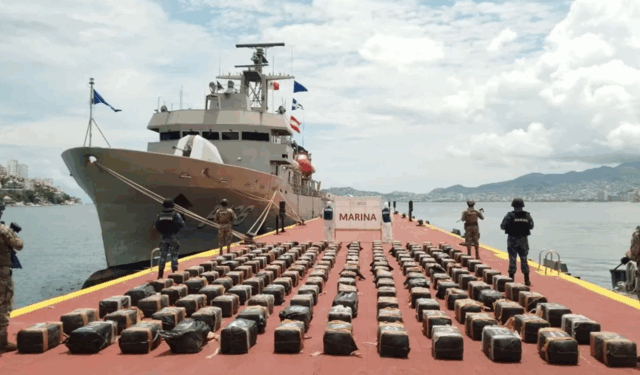 Marina asegura 3.5 toneladas de cocaína frente a costas de Guerrero