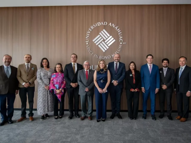 Asiste Rodrigo Monsalvo a entrega del Premio Ceneval al Desempeño de Excelencia EGEL