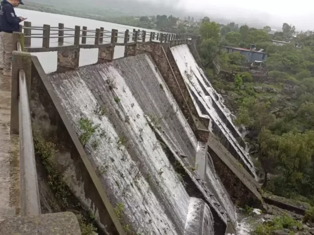 Desfogue de presa de El Coto no representa riesgo para la población: PC San Juan del Río