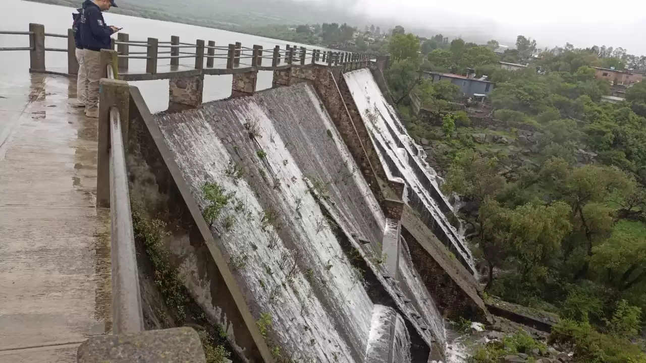 Lee más sobre el artículo Desfogue de presa de El Coto no representa riesgo para la población: PC San Juan del Río