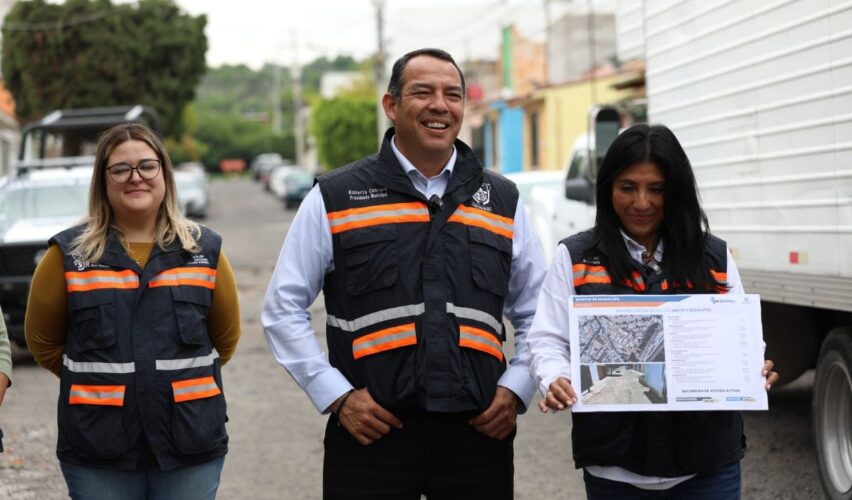 Lee más sobre el artículo Anuncia Roberto Cabrera mejora de calles en colonia Quintas de Guadalupe