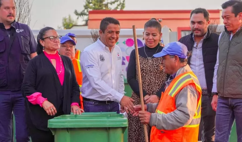 Lee más sobre el artículo Corregidora fortalece limpia urbana con entrega de 15 carritos de barrido