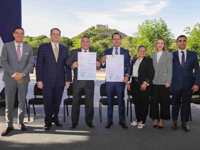 Chepe Guerrero y el alcalde de McAllen firman Memorándum para colaboración estratégica