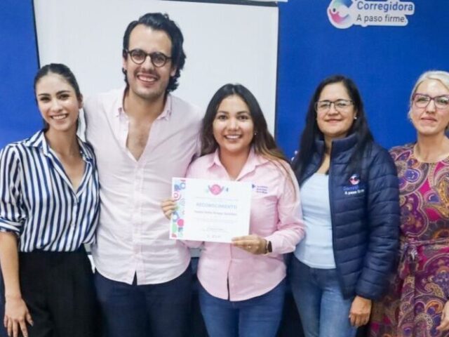 Concluyen servidores públicos municipales de Corregidora taller de Lengua de Señas Mexicana