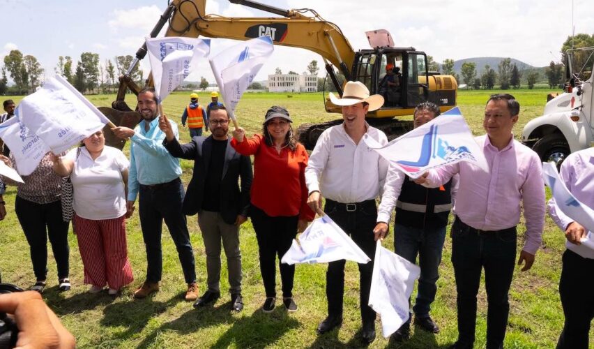 Lee más sobre el artículo Acuerdan El Marqués y UAQ construcción de unidad deportiva en Amazcala
