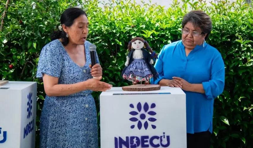 Lee más sobre el artículo Muestran la muñeca artesanal representativa de El Marqués
