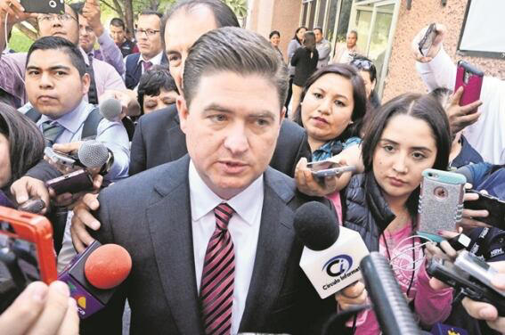 Lee más sobre el artículo Rodrigo Medina exgobernador de Nuevo León es retenido al intentar cruzar hacia EEUU