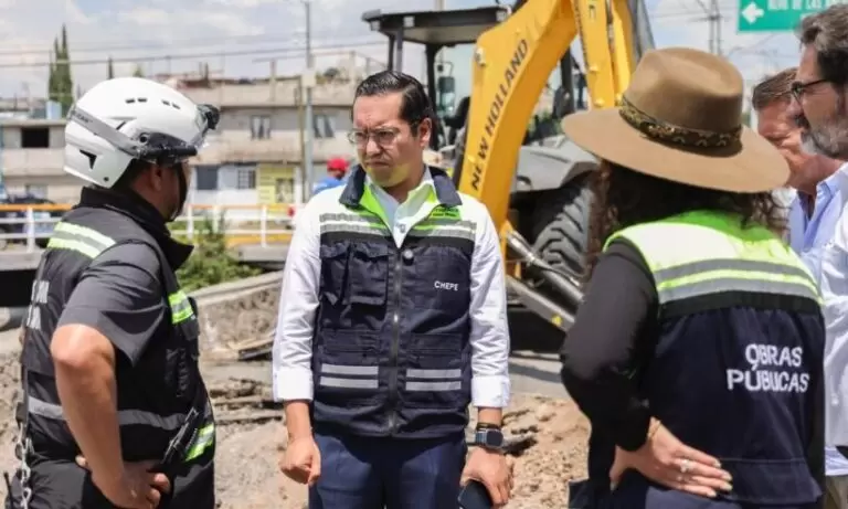 Lee más sobre el artículo Chepe Guerrero y dependencias estatales atienden hundimiento en Avenida Candiles