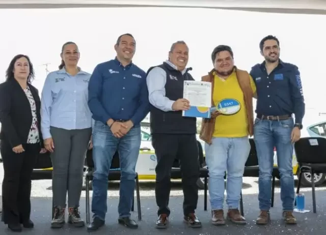 Encabeza Cuanalo segunda entrega de QroTaxi en San Juan del Río