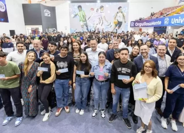 Entrega Kuri apoyos del programa Becas TC Energía Construyendo Comunidades Sólidas