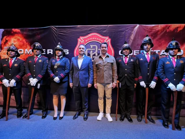 Reconoce Felifer Macías entrega del Cuerpo de Bomberos de Querétaro