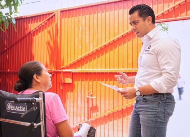 Inicia Felifer Macías entrega de apoyos directos a familias afectadas por las lluvias