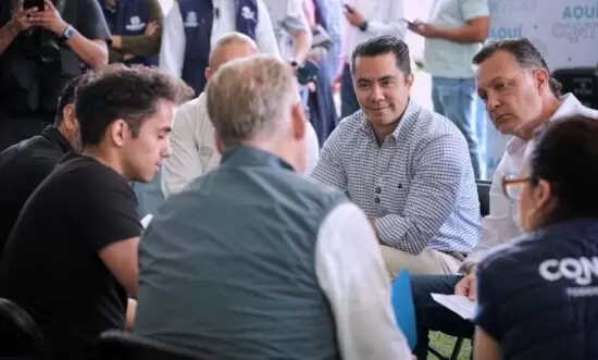 Participa Felifer Macías en Jornada Aquí Contigo