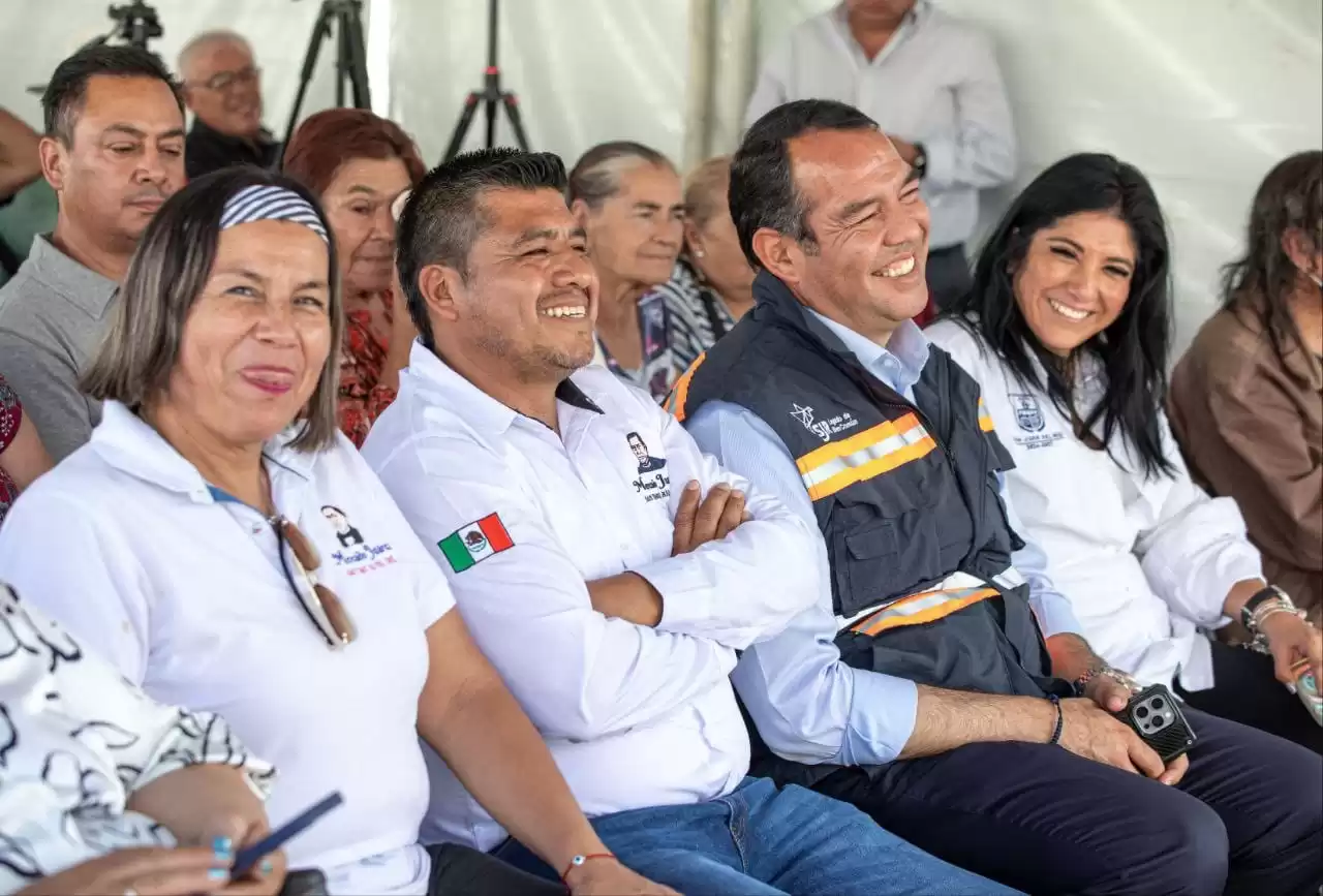 Lee más sobre el artículo Entrega Roberto Cabrera rehabilitación de imagen en Mercado Juárez con inversión de 2.5 mdp