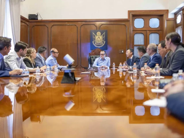 Se reúne Mauricio Kuri con directivos de Huawei