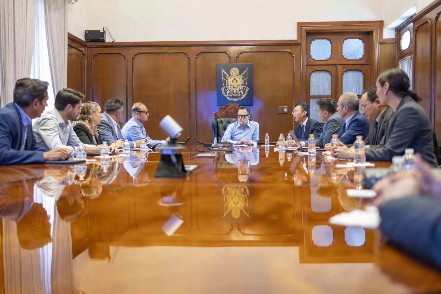 Lee más sobre el artículo Se reúne Mauricio Kuri con directivos de Huawei