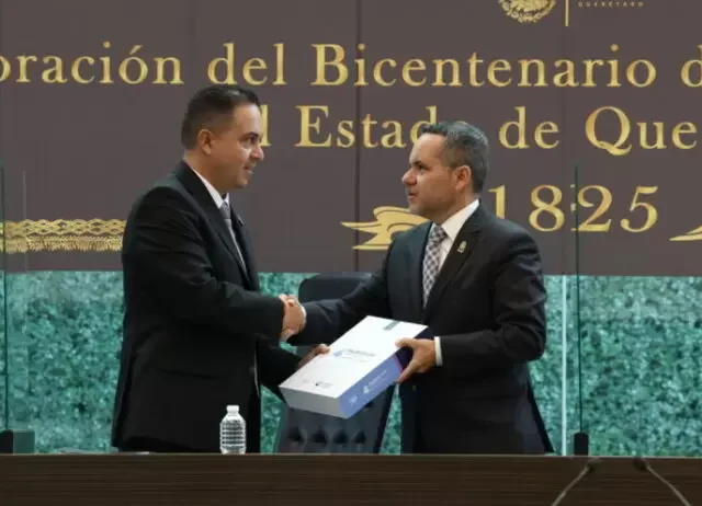 Entrega Eric Gudiño a LXI Legislatura el Cuarto Informe del Poder Ejecutivo del estado