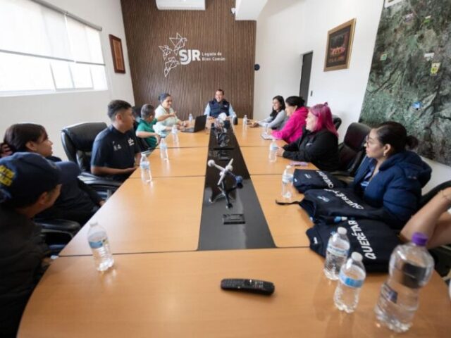 Entrega Roberto Cabrera uniformes a seleccionados estatales de Paralimpiada Nacional 2025