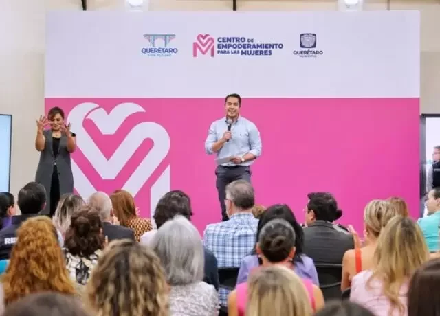 Inaugura Felifer Macías Centro de Empoderamiento de la Mujer en Querétaro