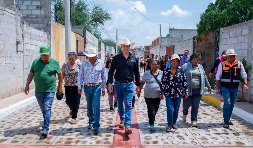 Lee más sobre el artículo Monsalvo entrega obras de urbanización y drenaje en Coyotillos y Amazcala