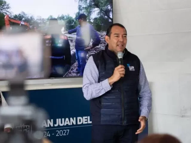 Reconoce Roberto Cabrera a personal municipal por labor durante lluvias y crecida de río San Juan