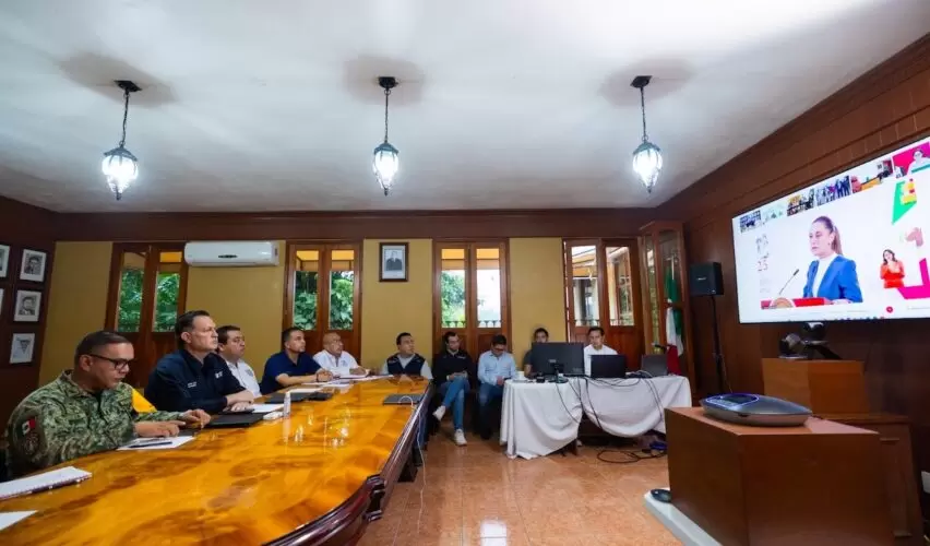 Lee más sobre el artículo Presenta Kuri a Sheinbaum avances en atención a la Sierra; hay 30 localidades incomunicadas