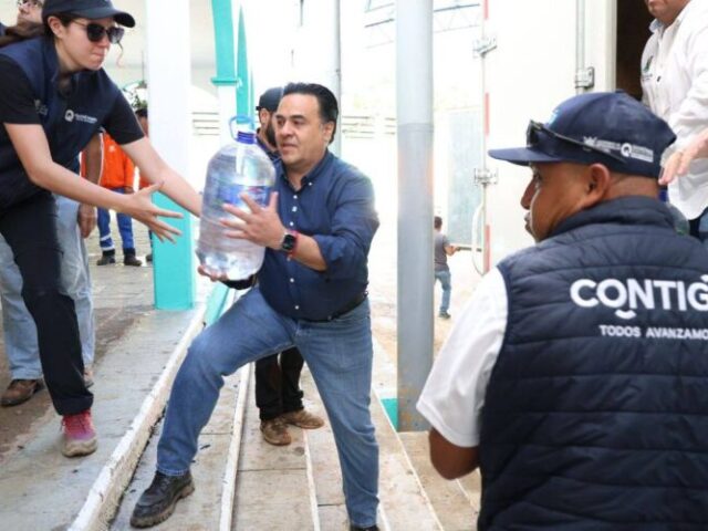 Supervisa Luis Nava entrega de apoyos a familias de la Sierra