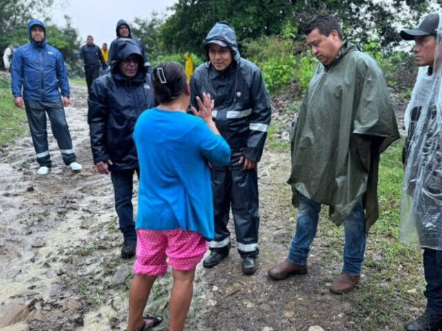 Evacuación de familias, derrumbes carreteros y falta de luz, entre los principales incidentes en la Sierra Gorda