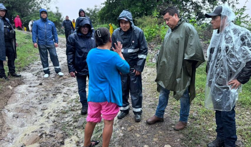 Lee más sobre el artículo Evacuación de familias, derrumbes carreteros y falta de luz, entre los principales incidentes en la Sierra Gorda
