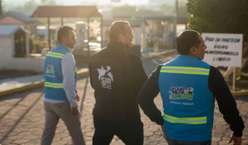 Lee más sobre el artículo Roberto Cabrera supervisa limpieza de panteones municipales de San Juan del Río